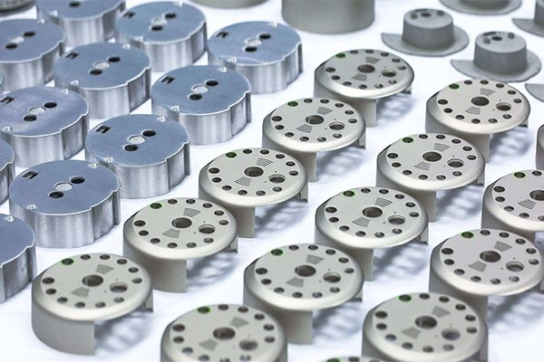 CNC Machining vs. Injection Molding: Choosing the Best Custom Part Solution